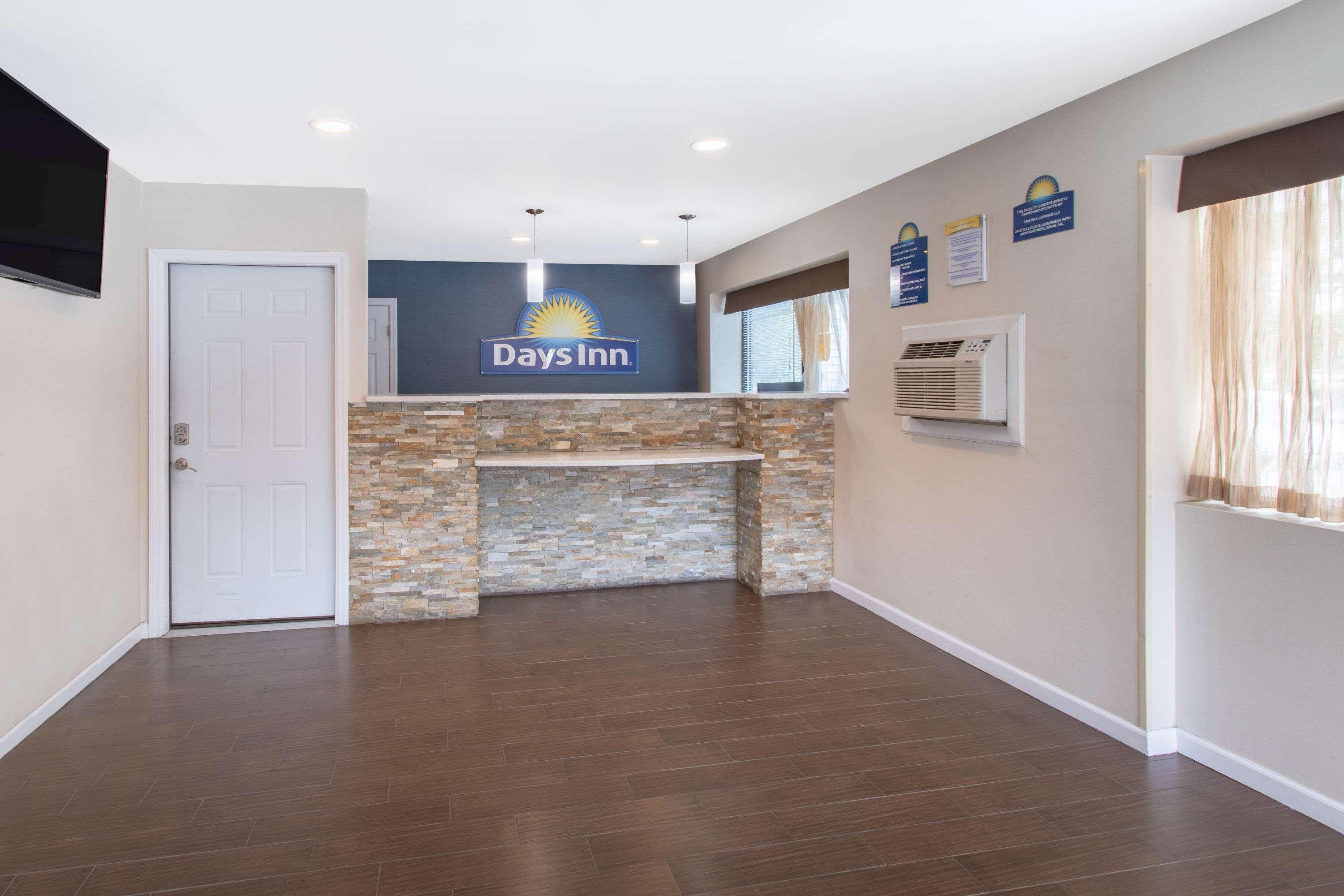 Days Inn By Wyndham Elmsford Exteriér fotografie