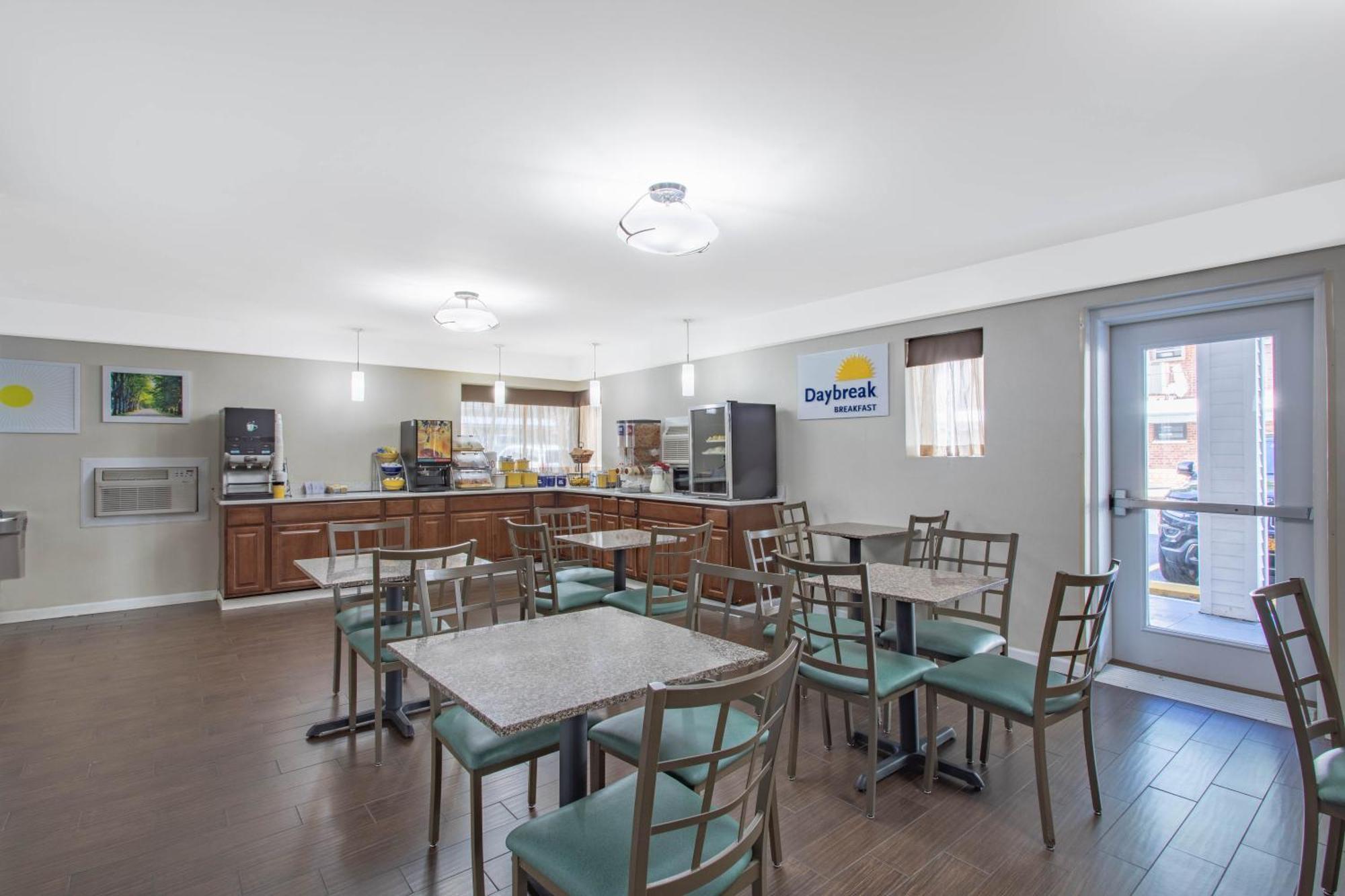 Days Inn By Wyndham Elmsford Exteriér fotografie