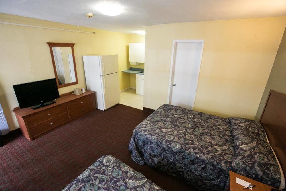 Days Inn By Wyndham Elmsford Exteriér fotografie