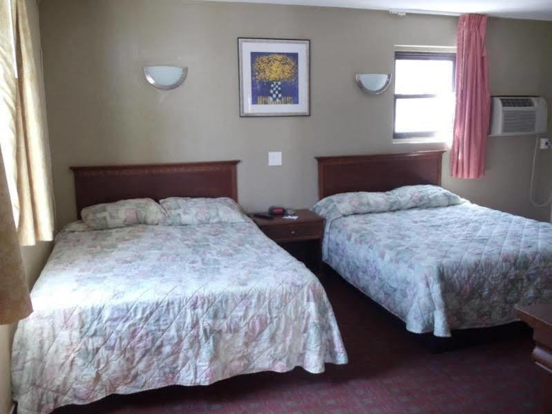 Days Inn By Wyndham Elmsford Exteriér fotografie