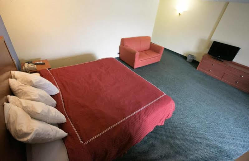 Days Inn By Wyndham Elmsford Exteriér fotografie
